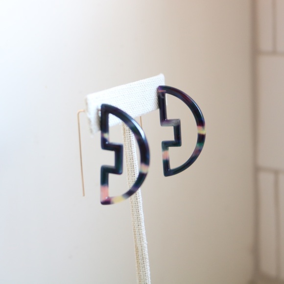 Tortoise shell navy earrings RESTOCKED! - Picture 2 of 3